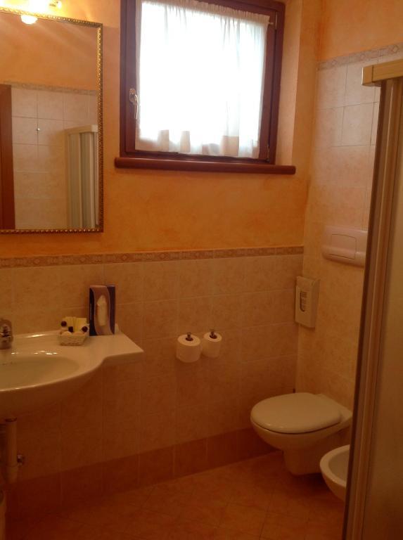 Hotel Camoretti Almenno San Bartolomeo Zimmer foto